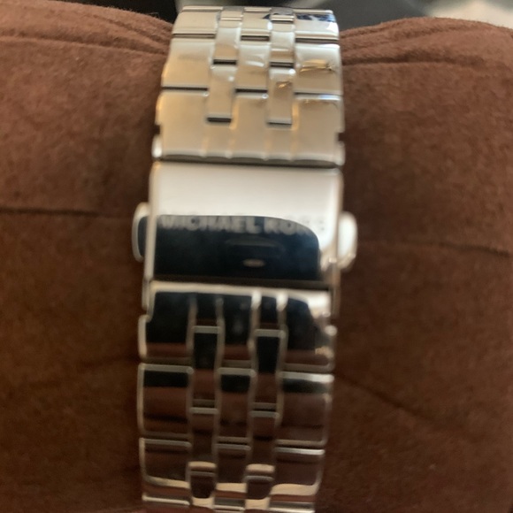 Watch - Picture 3 of 4